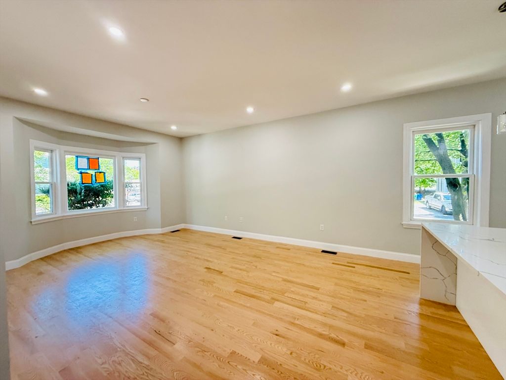 Empty room, Interior, Recessed Lighting, Wood Texture Flooring