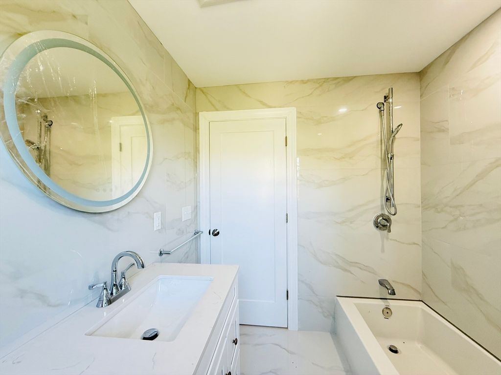 Bathroom, Interior, Marble, Marble Walls