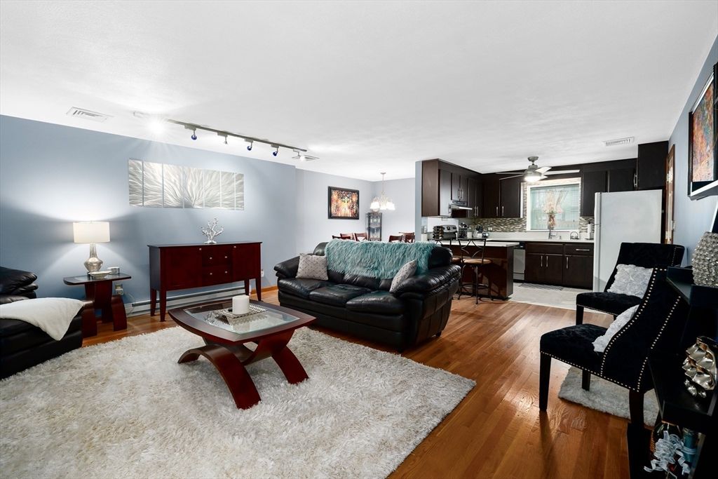 Interior, Kitchen, Living room, Pendant Lights, Wood Texture Flooring