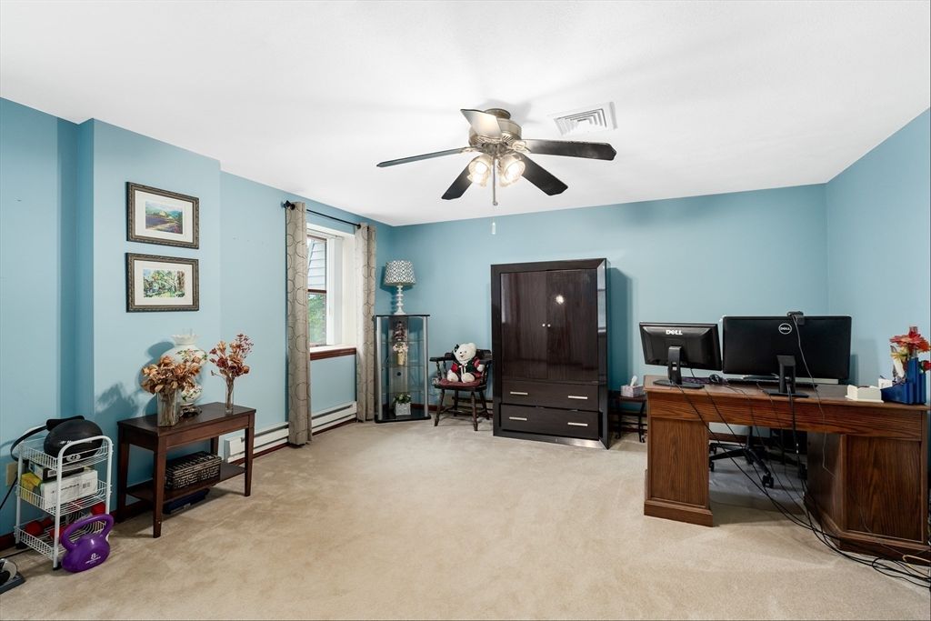 Home Office, Interior