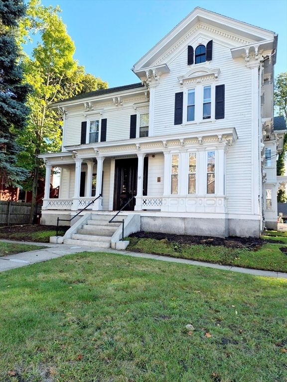 Exterior, Facade, Queen Anne Victorian