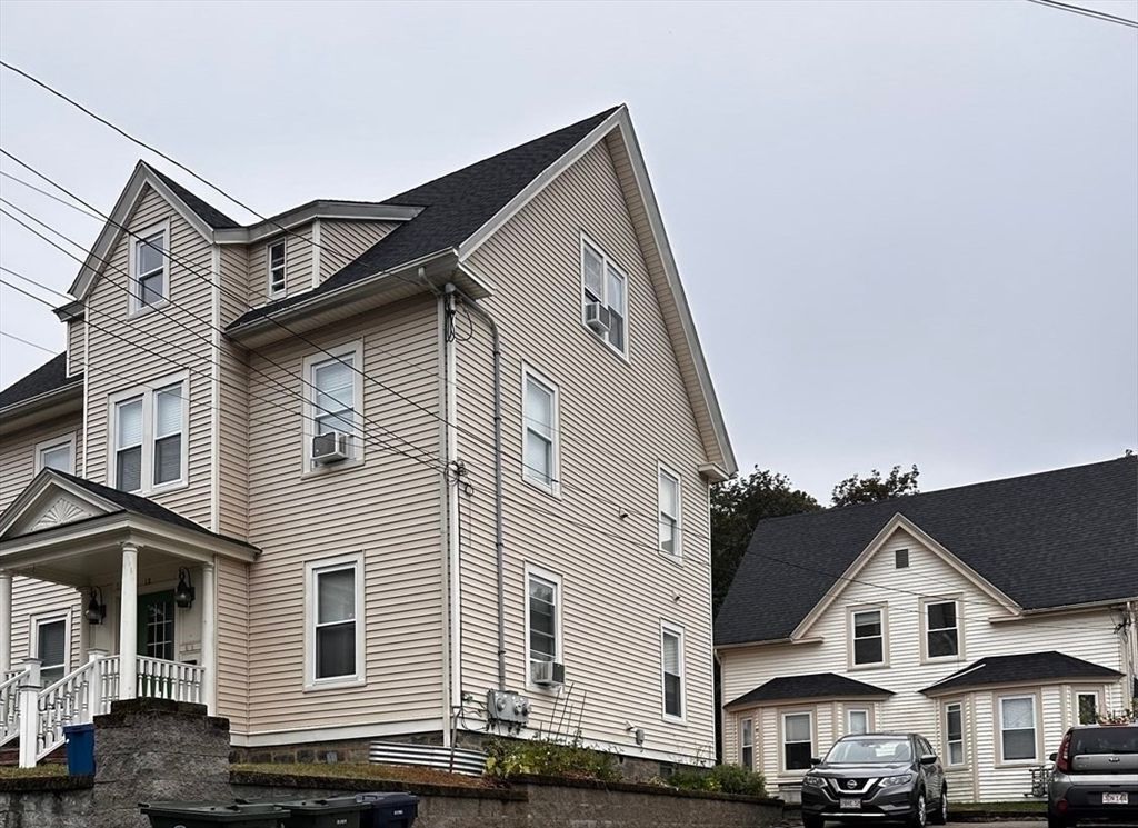 Exterior, Facade, Queen Anne Victorian