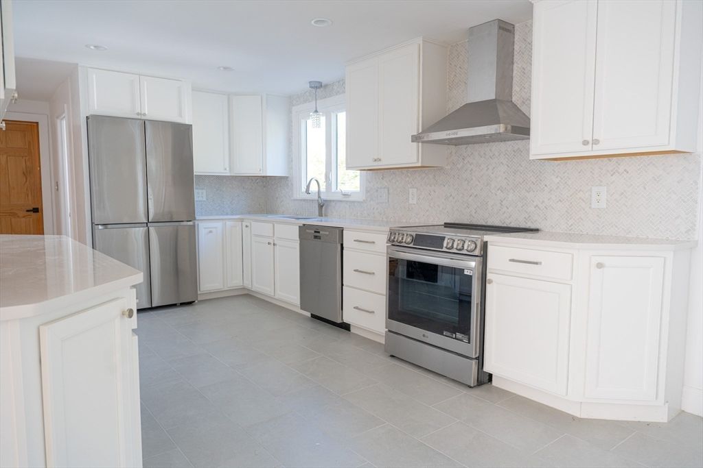 Interior, Kitchen, Pendant Lights, Recessed Lighting, Stainless Steel Appliances