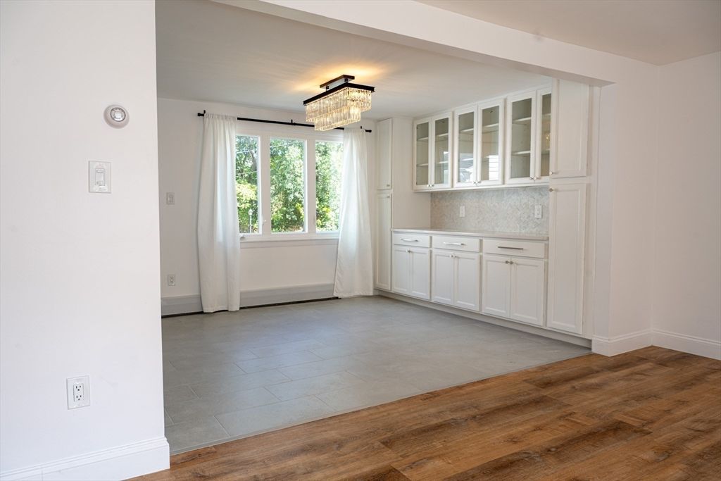 Chandelier, Empty room, Interior, Wood Texture Flooring