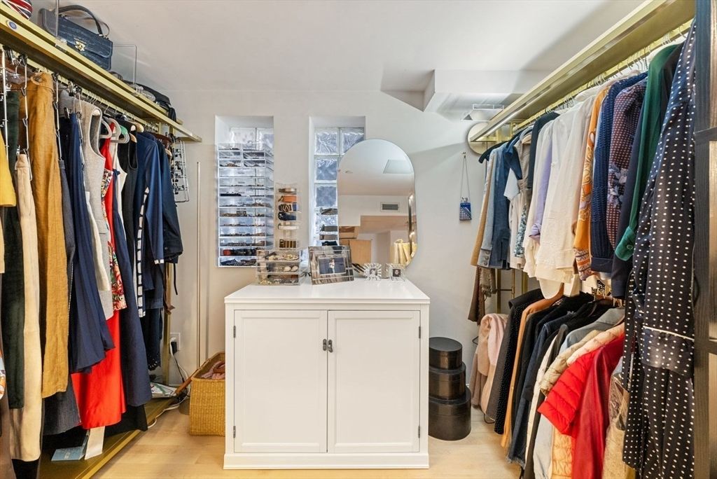 Interior, Walk-in Closets, Wood Texture Flooring