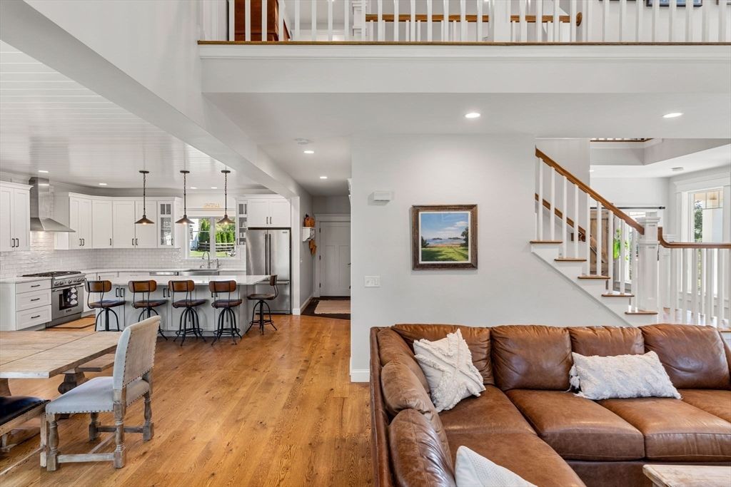 Dining room, Interior, Kitchen, Living room, Pendant Lights, Recessed Lighting, Stainless Steel Appliances, Wood Texture Flooring