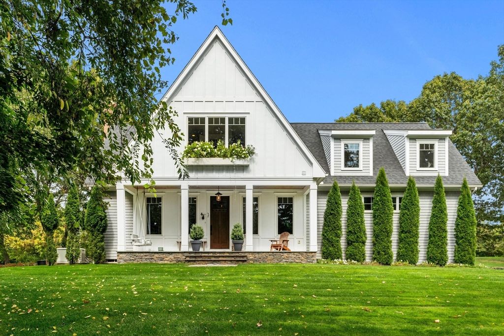 Exterior, Facade, Farmhouse