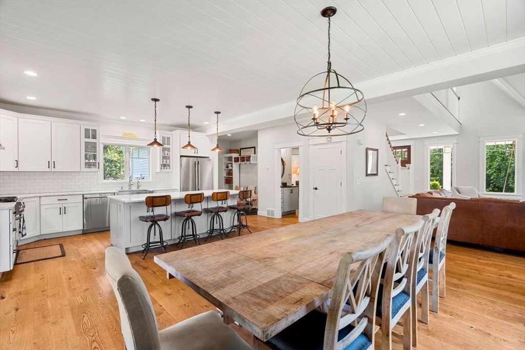 Dining room, Interior, Kitchen, Living room, Pendant Lights, Recessed Lighting, Stainless Steel Appliances, Wood Texture Flooring