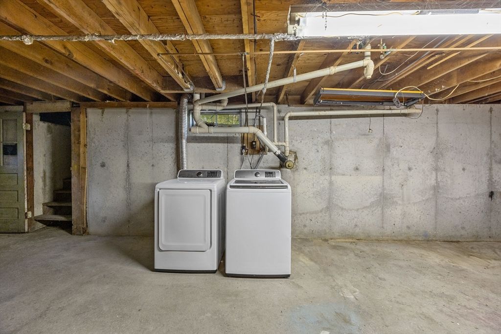 Interior, Washer, Wooden Beams, Wooden Ceilings