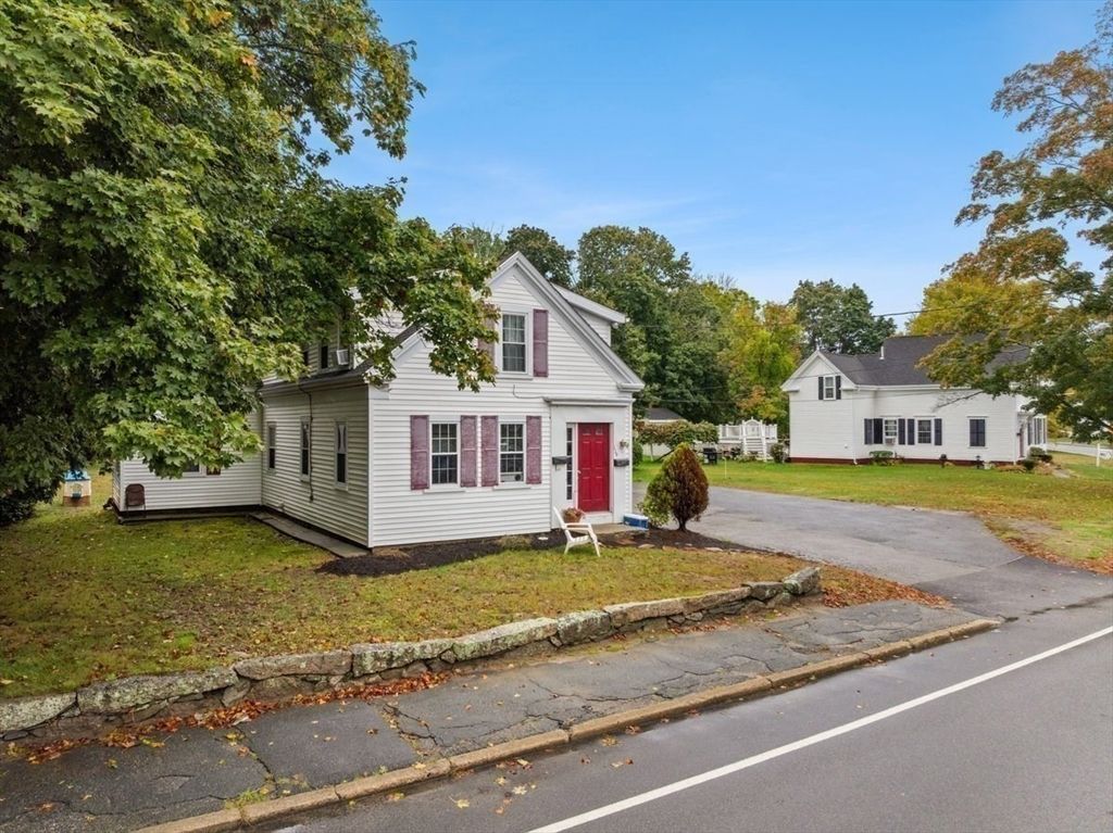 Exterior, Facade, Queen Anne Victorian