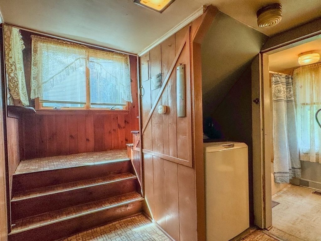 Interior, Washer, Wooden Walls