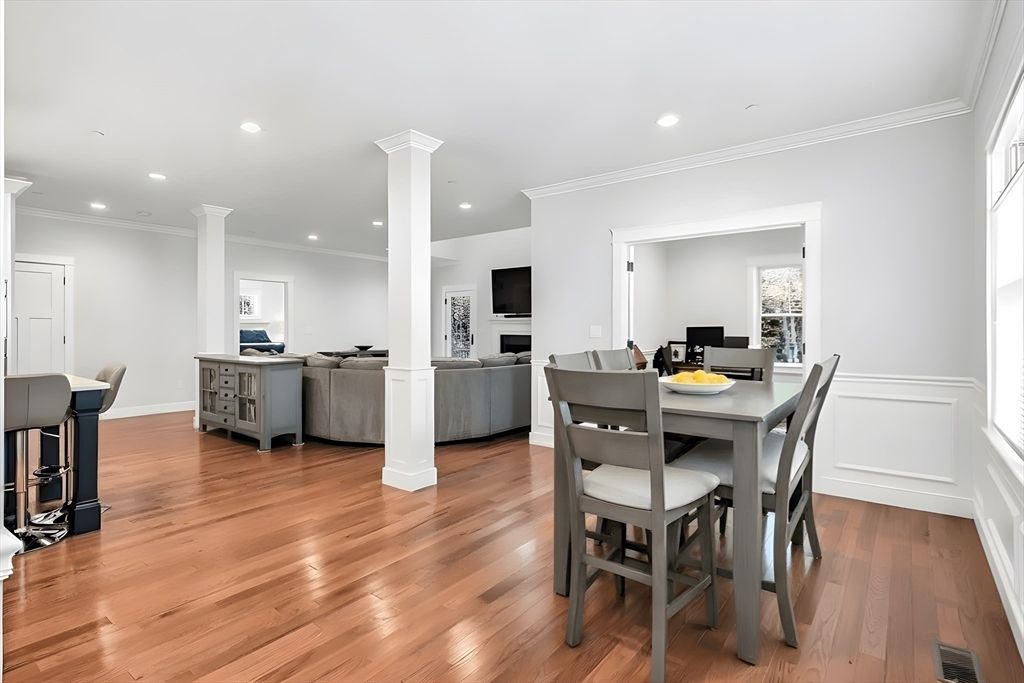 Dining room, Interior, Living room, Recessed Lighting, Wood Texture Flooring