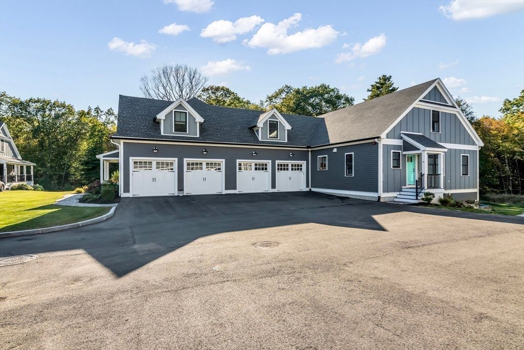 Attached, Exterior, Facade, Cape Cod