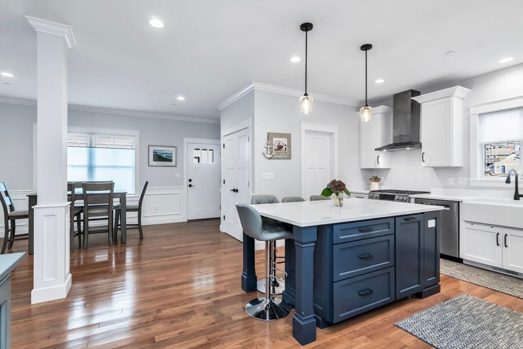 Dining room, Interior, Kitchen, Pendant Lights, Recessed Lighting, Wood Texture Flooring