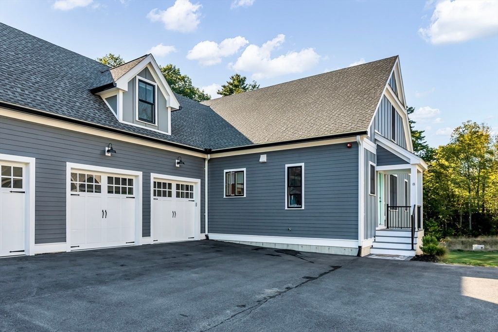 Attached, Exterior, Facade, Cape Cod