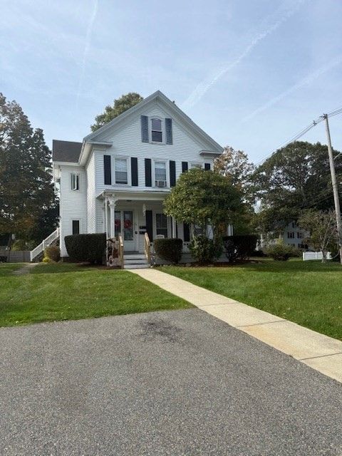 Exterior, Facade, Farmhouse