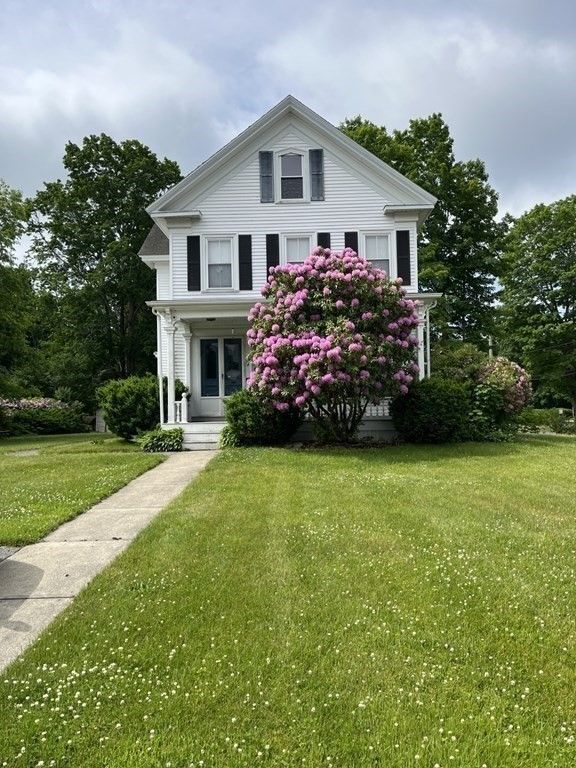 Backyard, Exterior, Facade, Farmhouse