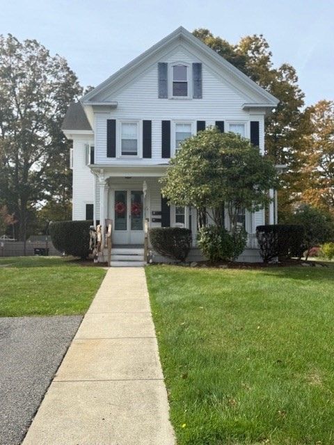 Exterior, Facade, Farmhouse