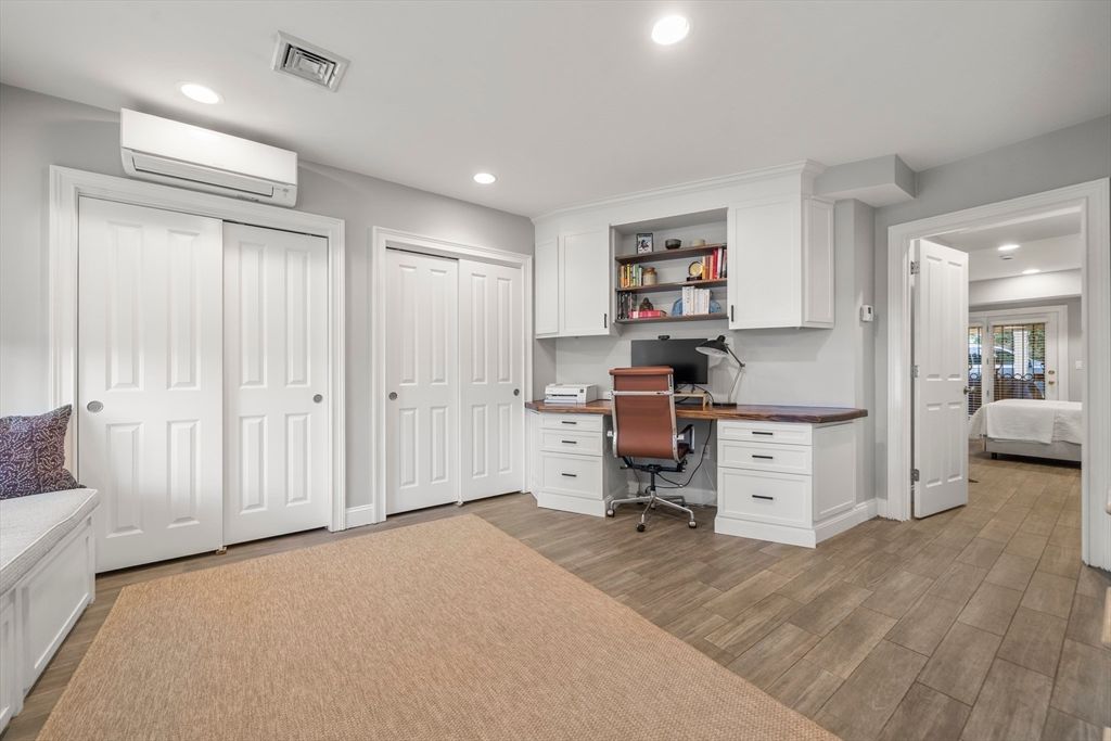 Home Office, Interior, Recessed Lighting, Wood Texture Flooring