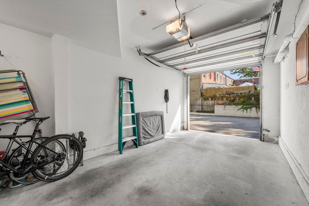 Garage, Interior