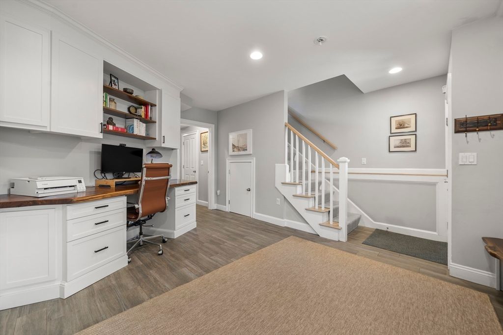 Home Office, Interior, Recessed Lighting, Wood Texture Flooring