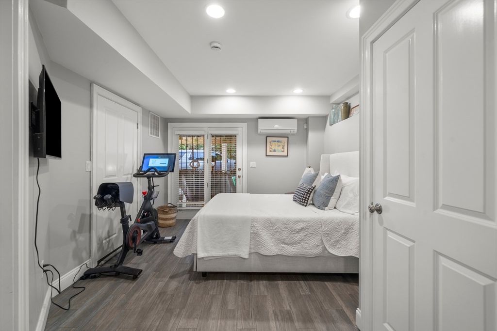 Bedroom, Fitness Equipment, Interior, Recessed Lighting, Wood Texture Flooring