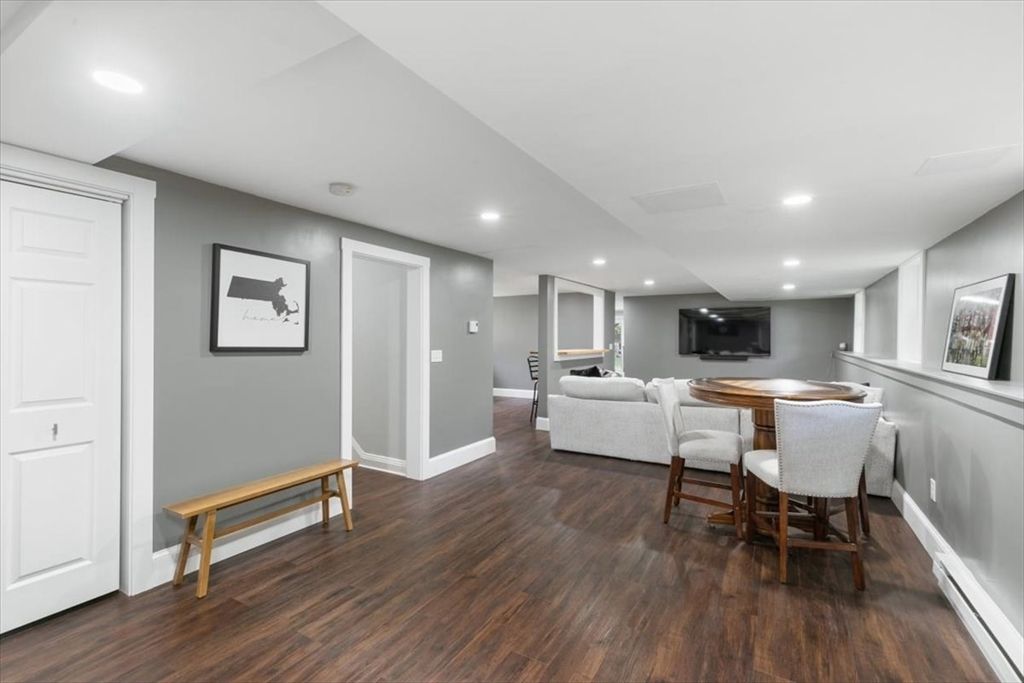 Dining room, Interior, Recessed Lighting, Wood Texture Flooring