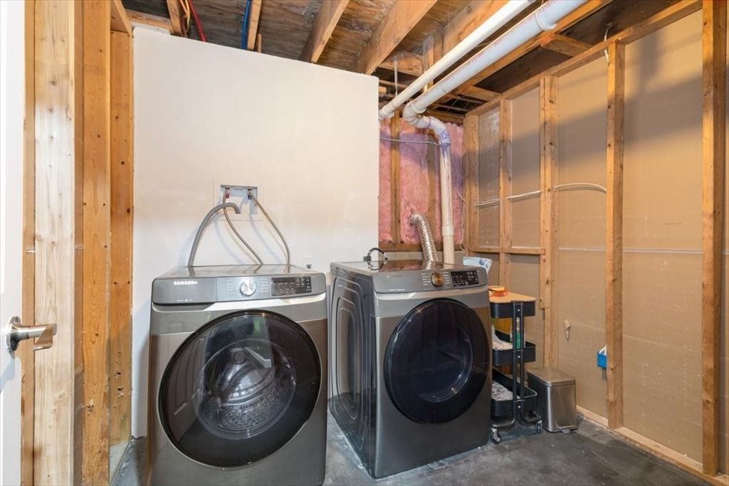 Interior, Washer, Wooden Beams, Wooden Ceilings