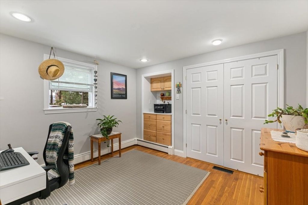 Home Office, Interior, Recessed Lighting, Wood Texture Flooring