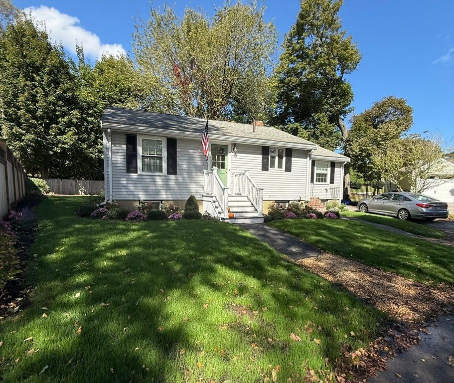 Exterior, Facade, Cape Cod