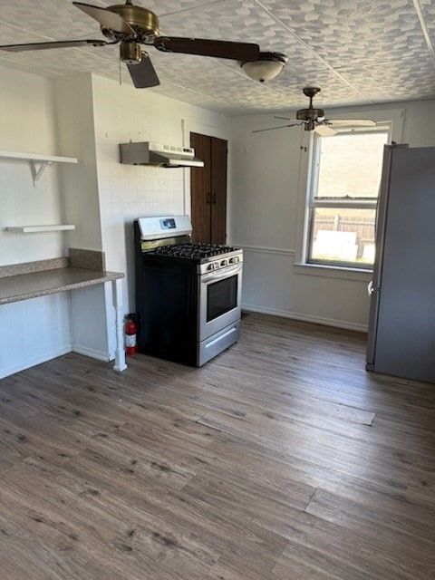 Interior, Kitchen, Wood Texture Flooring