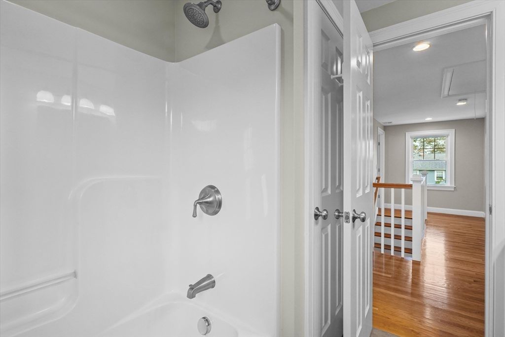 Bathroom, Interior, Recessed Lighting, Wood Texture Flooring