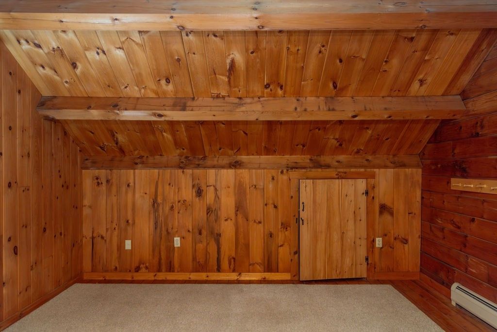 Empty room, Interior, Wooden Beams, Wooden Ceilings, Wooden Walls