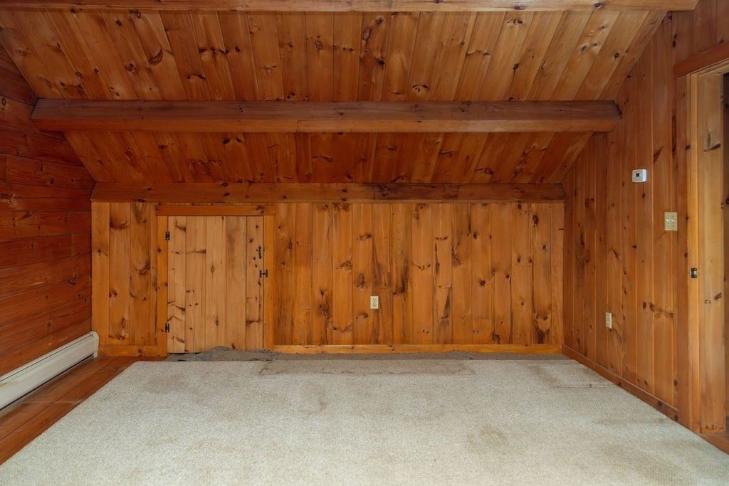 Empty room, Interior, Wooden Beams, Wooden Ceilings, Wooden Walls
