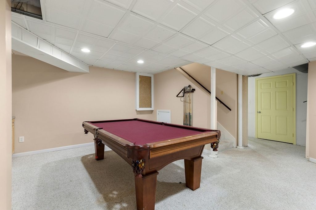 Billiard Table, Game Room, Interior, Recessed Lighting