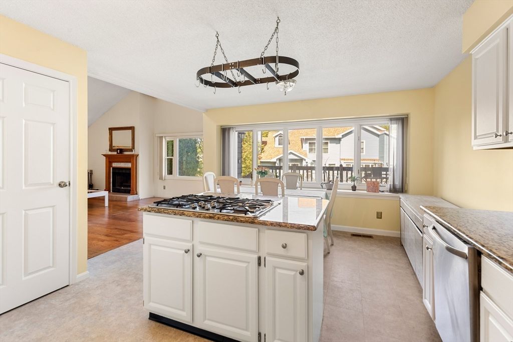 Chandelier, Dining room, Interior, Kitchen, Pendant Lights, Wood Texture Flooring