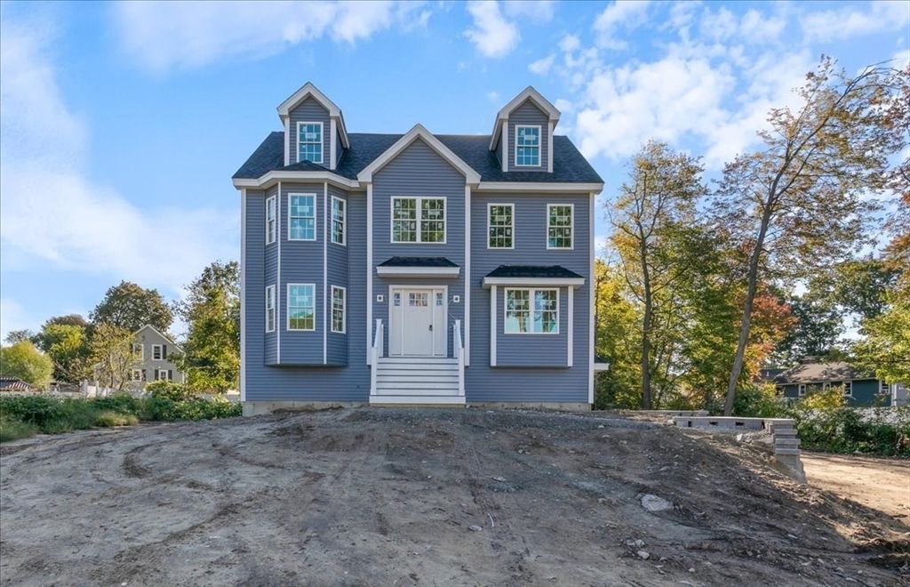 Exterior, Facade, Queen Anne Victorian