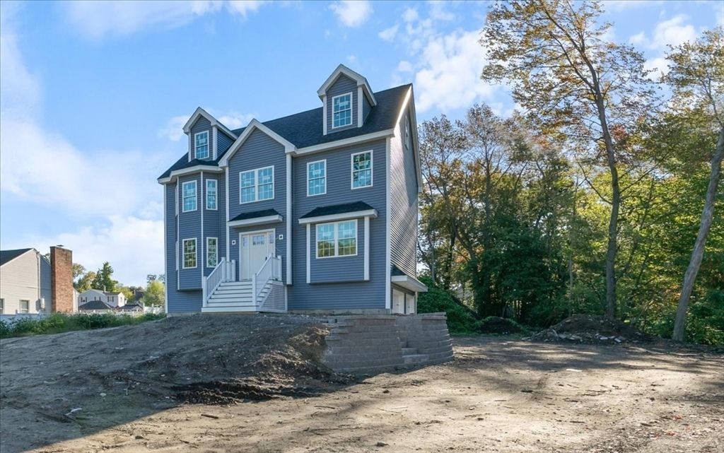 Exterior, Facade, Queen Anne Victorian