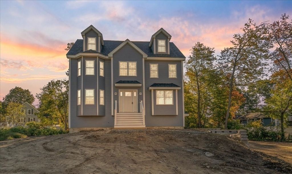 Exterior, Facade, Queen Anne Victorian