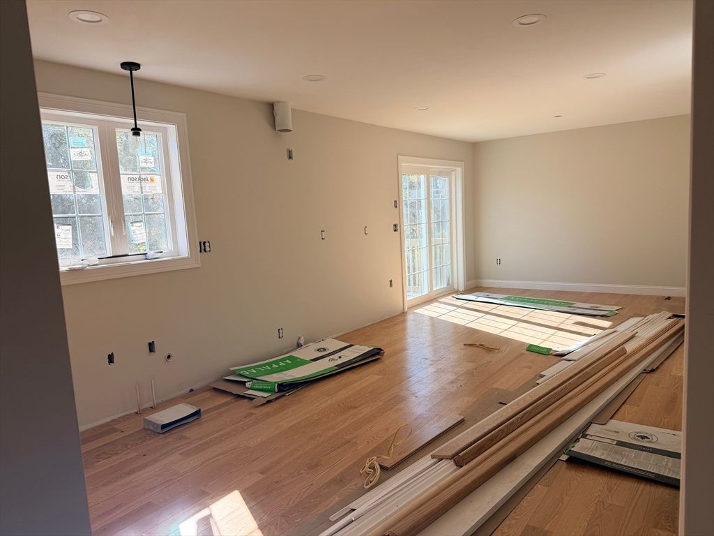 Interior, Pendant Lights, Recessed Lighting, Wood Texture Flooring