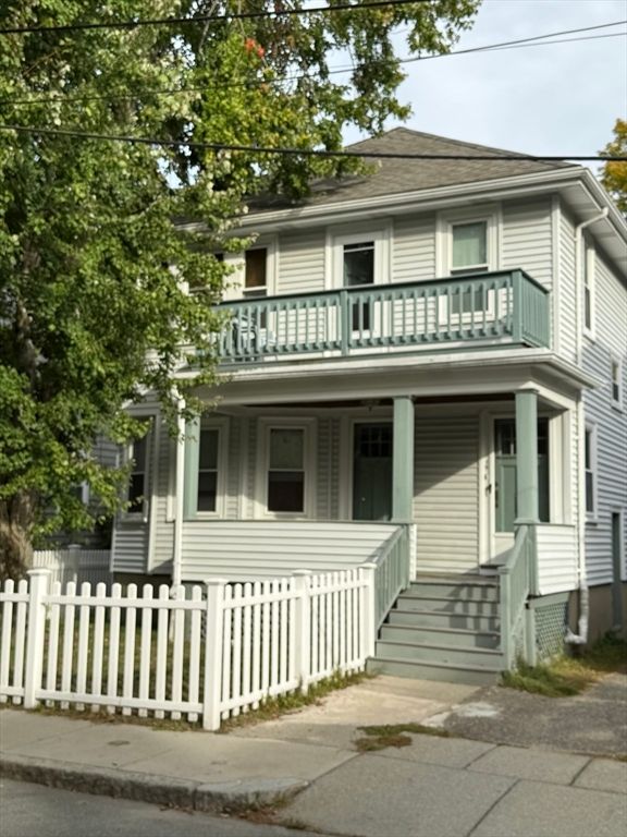 Exterior, Facade, American Foursquare