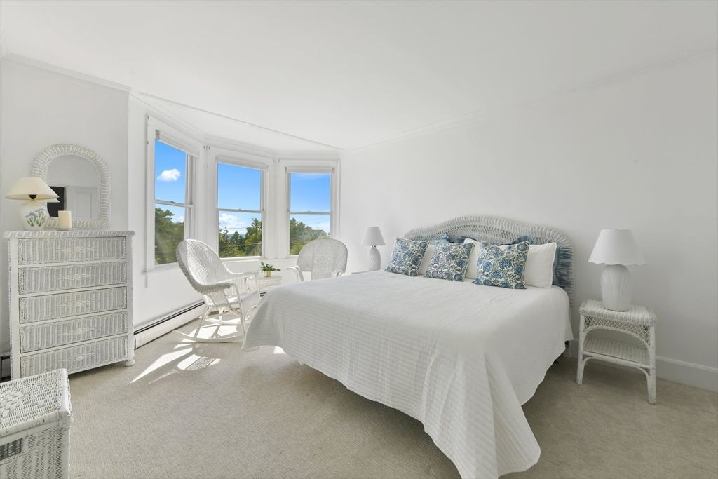 Bedroom, Interior, Water