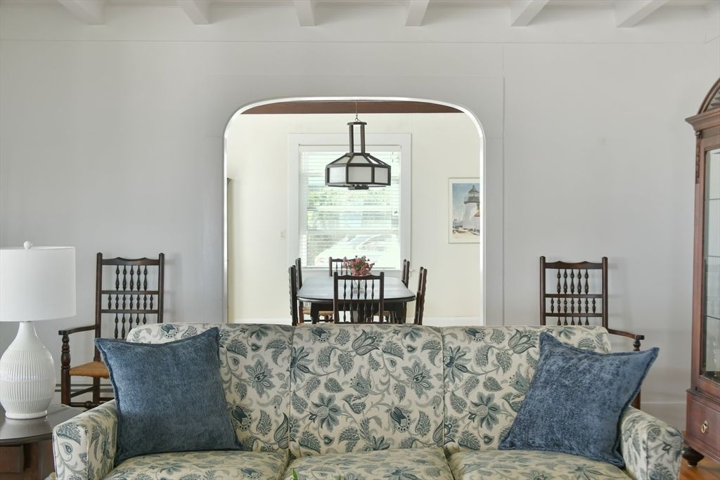Dining room, Interior, Living room, Pendant Lights