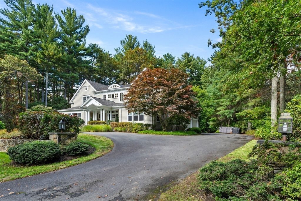 Exterior, Facade, Queen Anne Victorian