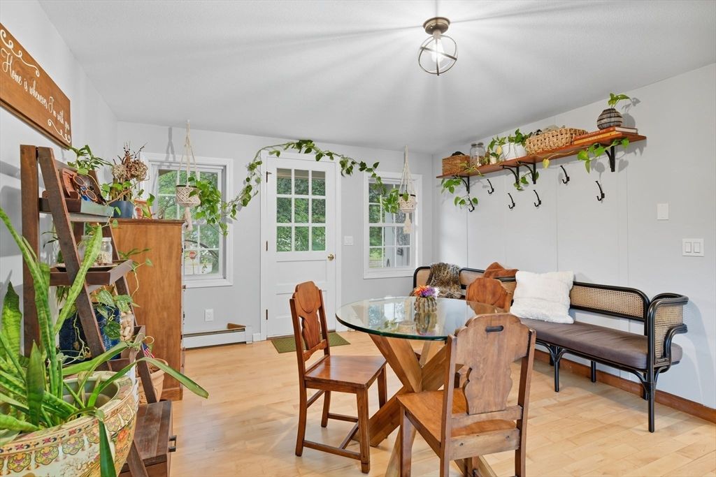 Dining room, Interior, Wood Texture Flooring