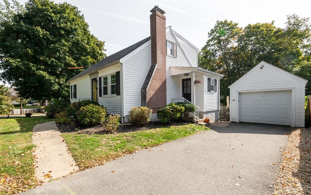 Detached Garage, Exterior