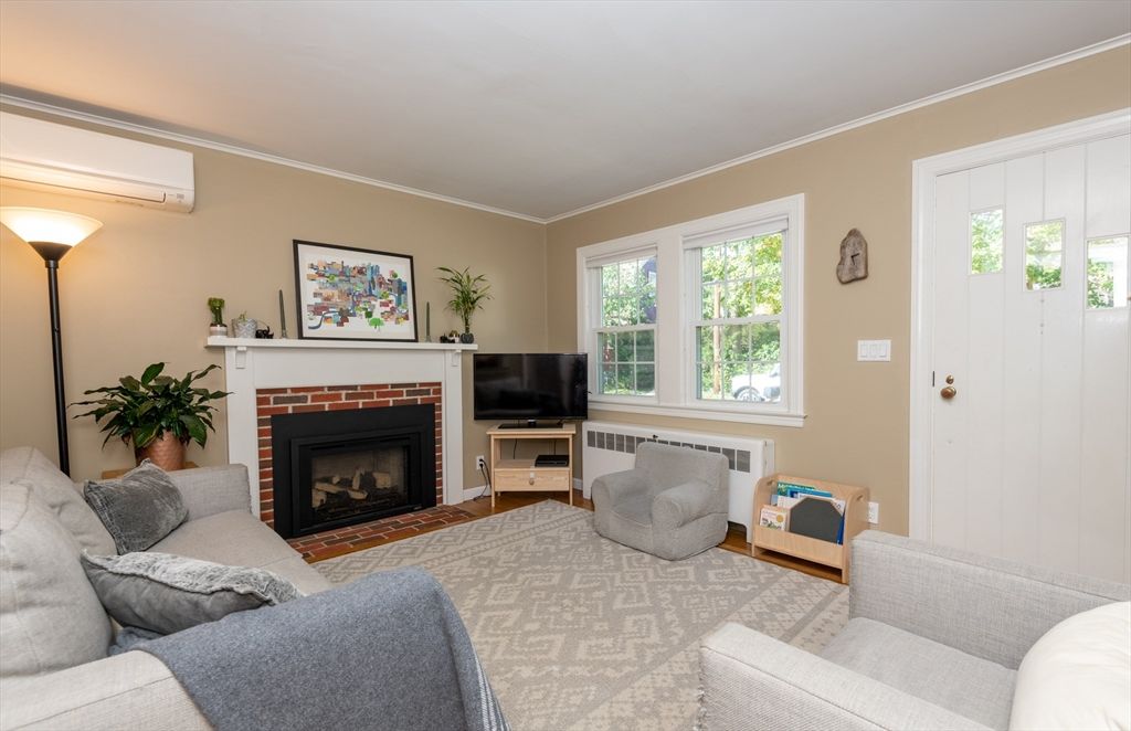 Fireplace, Interior, Living room