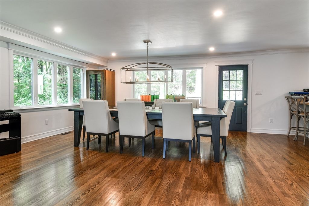 Dining room, Interior, Pendant Lights, Recessed Lighting, Wood Texture Flooring