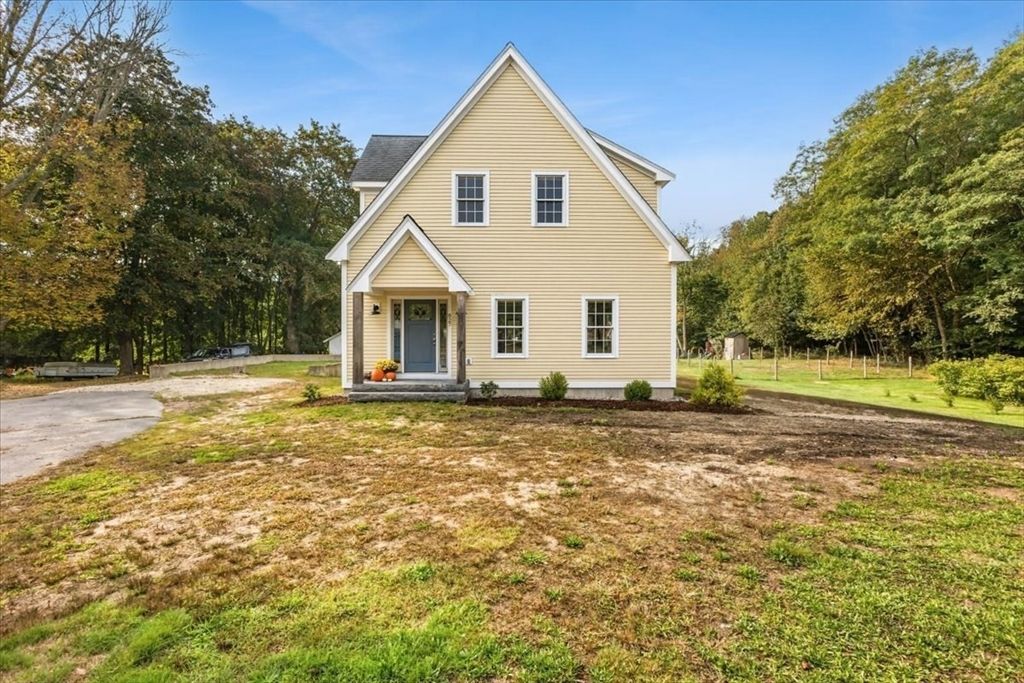 Backyard, Exterior, Facade, Farmhouse