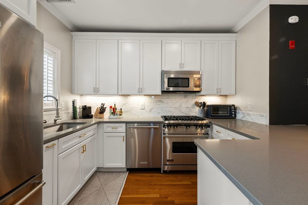 Interior, Kitchen, Stainless Steel Appliances, Wood Texture Flooring